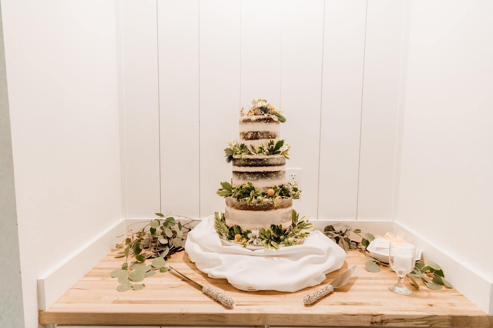 Multilayer wedding cake at the Ocean City Golf Club